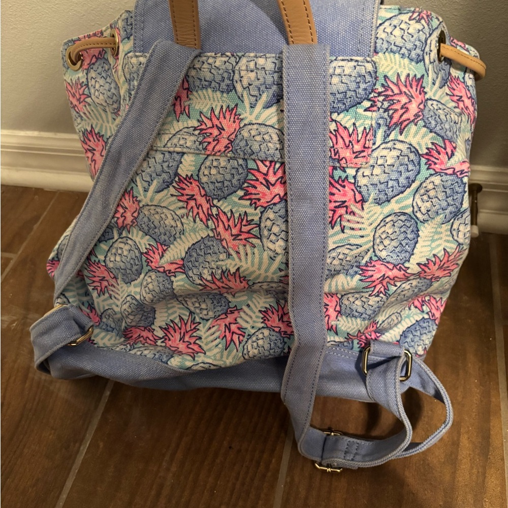 Backpack - Picture 2 of 5